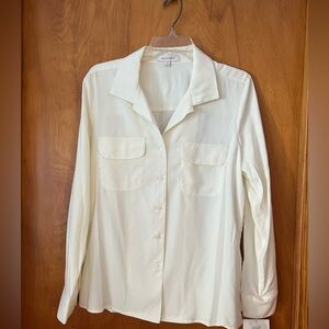 NWT Ellen Tracy size 8 cream colored button down long sleeve blouse